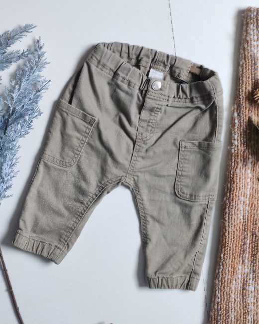 jogger H&M Talla 6-9 meses