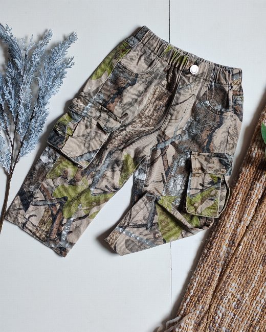 Pantalón tipo cargo talla 18-24 meses