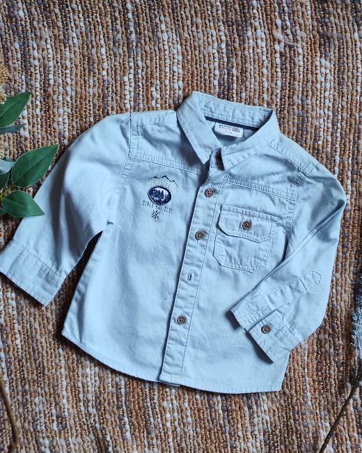 Camisa Black and blue talla 9 meses