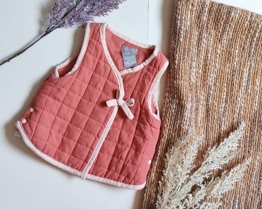 Chaqueta sin mangas TAHARI talla 12 meses