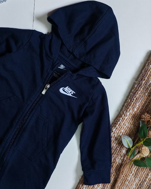 Enterito Nike talla 12 meses