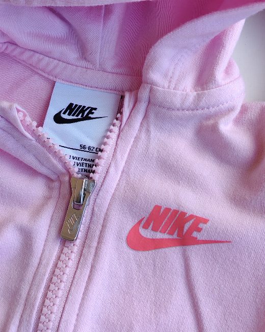 Poleron NIKE 3 meses (56-62cm)