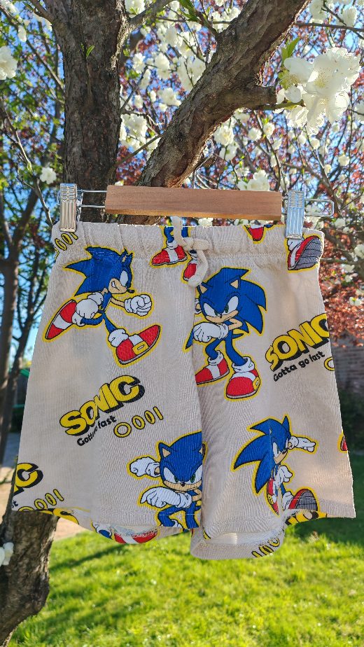 Short sonic  h&m 6-7 años