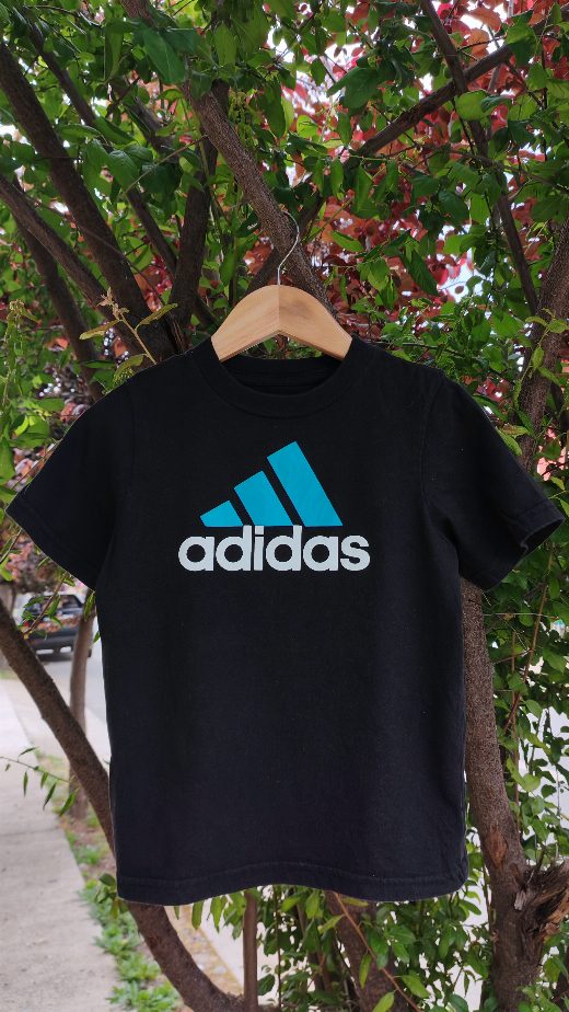 Polera Adidas talla 4